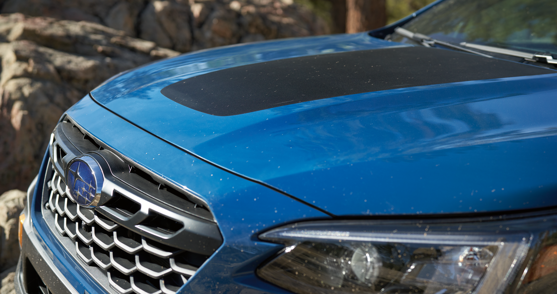A close-up of the anti-glare hood design of the 2023 Outback Wilderness. | Five Star Subaru in Grapevine TX